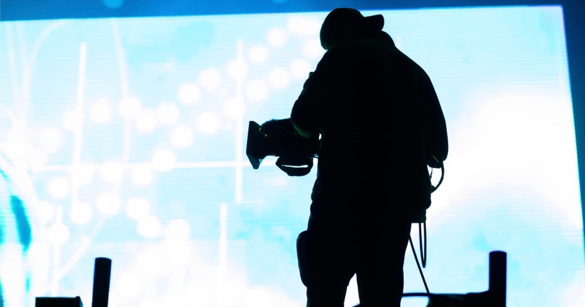 Concert Videographer Says Camera Gear was Damaged After Singer Dragged Him Onstage