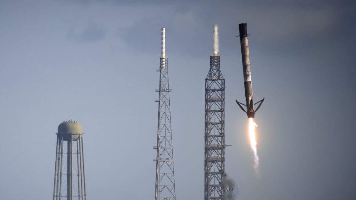 Trump's space transportation policy calls for new spaceport on federal land