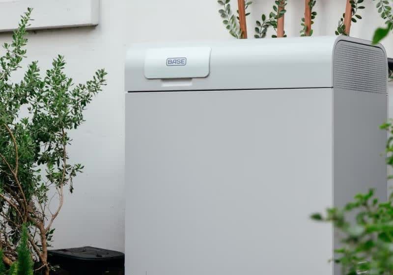 Michael Dell's son and a SpaceX alum want to put battery storage in every backyard