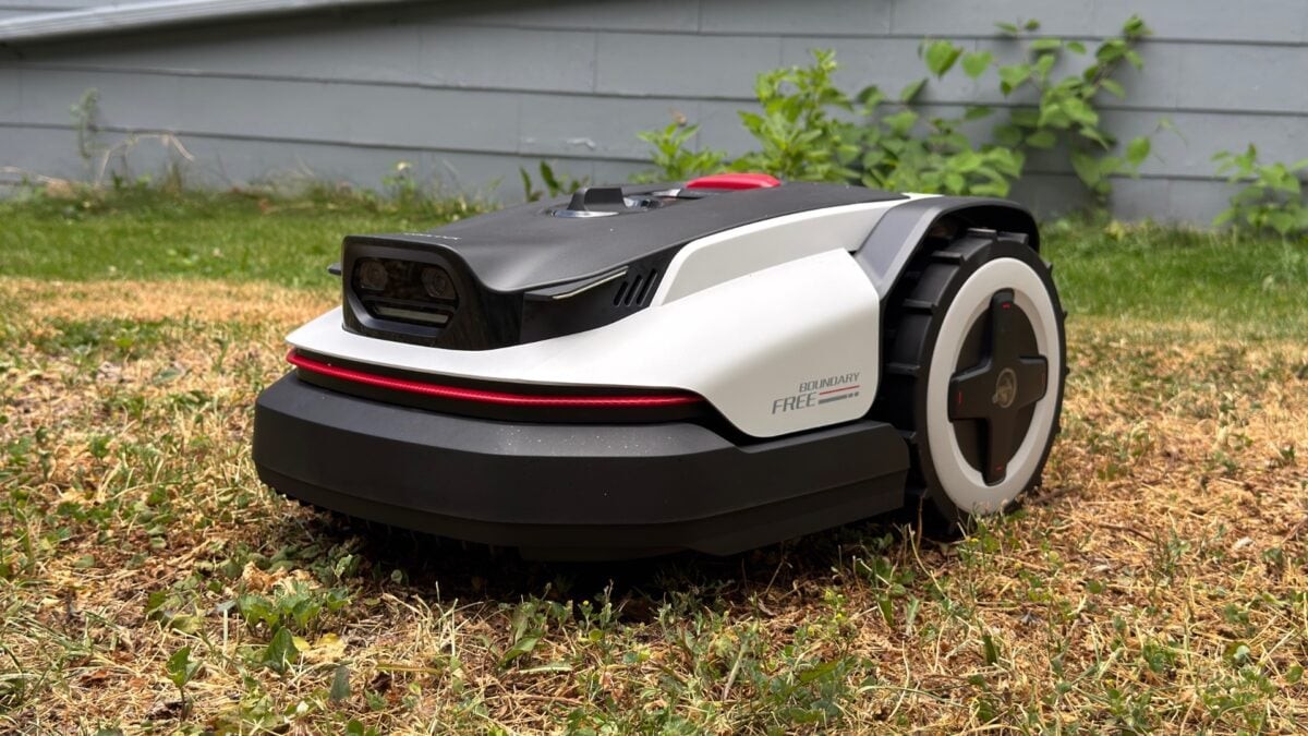 Roborock RockNeo Q110H Review: A Quiet and Capable Robot Lawn Mower