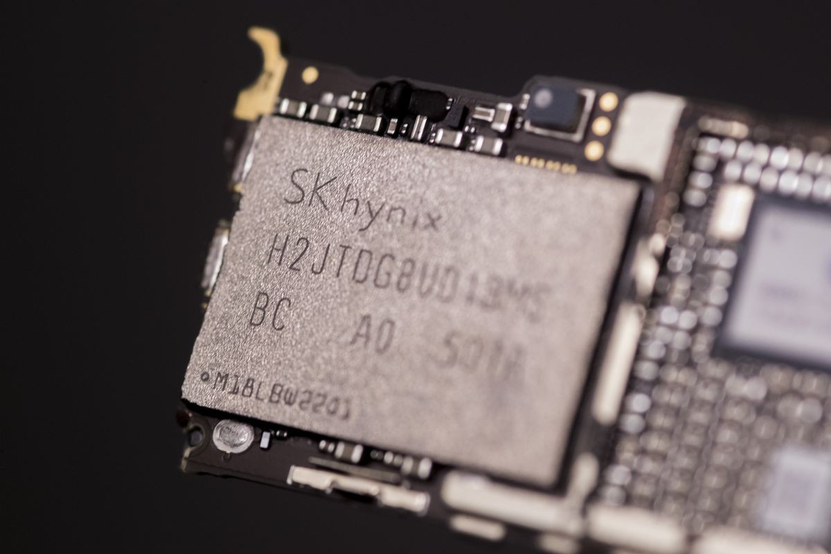 $1 billion of iPhone 18 Pro chips 'on the shelves awaiting packaging' due to DRAM shortages — memory shortages reportedly put a wrinkle in Apple's launch plans