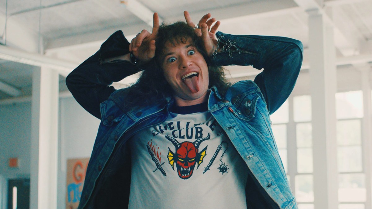 3 Years Later, Stranger Things' Eddie Came Back For A New Spinoff Series, And It's 10/10 Perfect