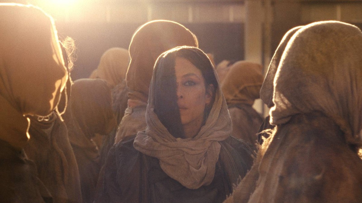 Noomi Rapace’s Sci-Fi Thriller 'Hot Spot' Is Like 'Dune's Deranged Cousin
