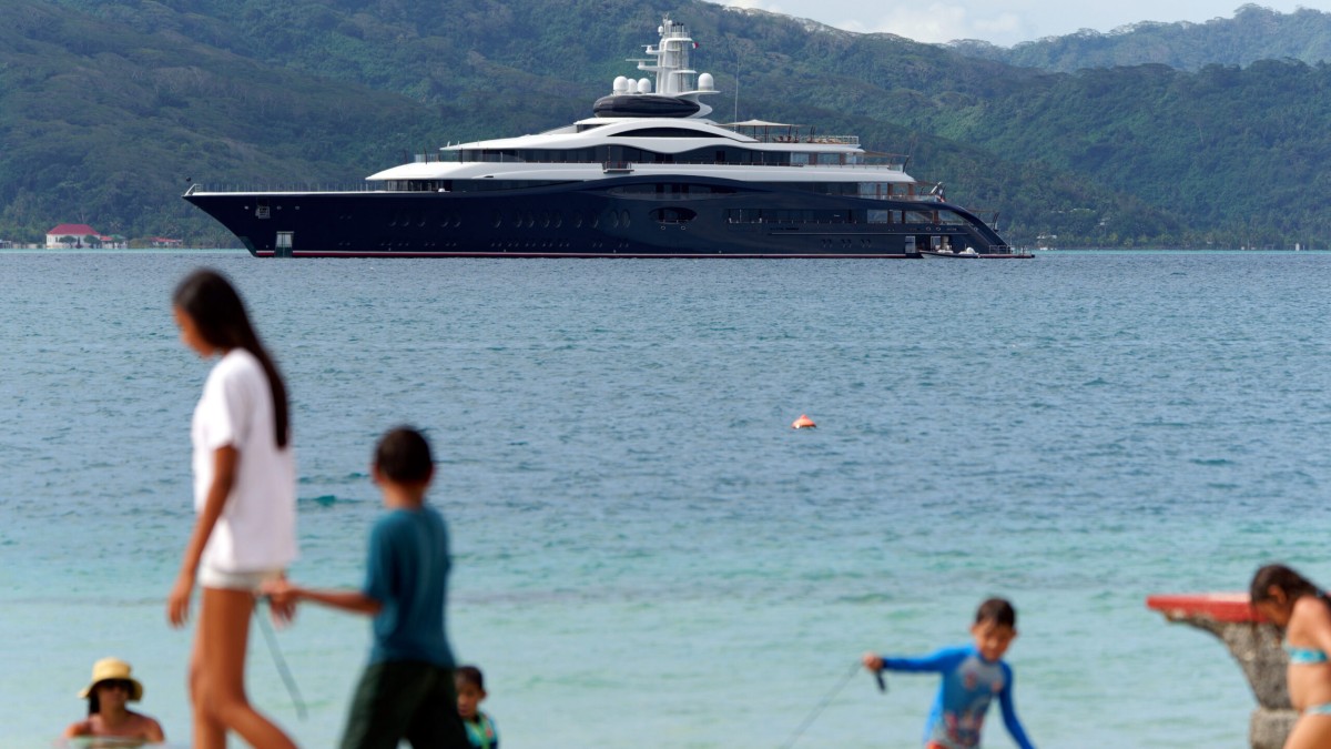 Zuckerberg’s superyacht ignored emergency channel, failed to aid stranded boat