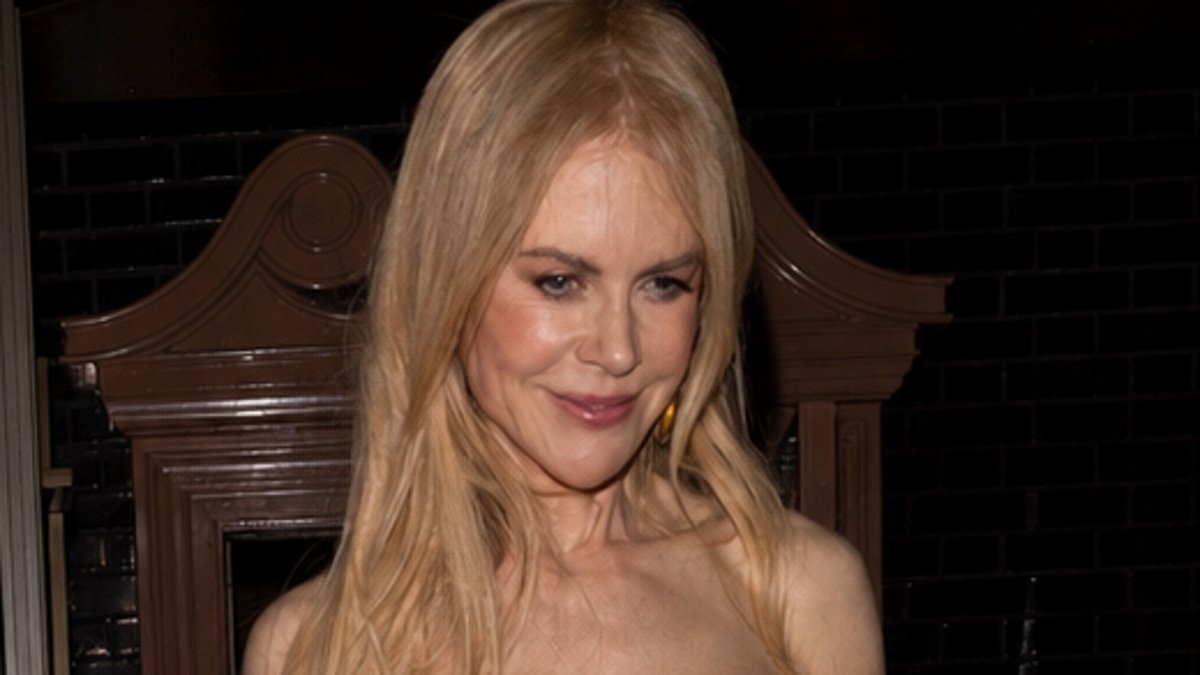 Nicole Kidman and Sandra Bullock enjoy a magical night out as they party with co-stars at a luxury London hotel after Practical Magic 2 premiere - 28 years on from the original cult classic