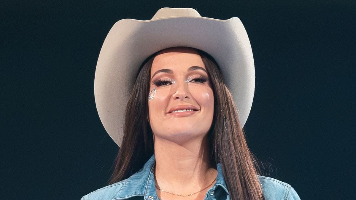 Kacey Musgraves' stage catches FIRE mid-concert as country star performs in Boston