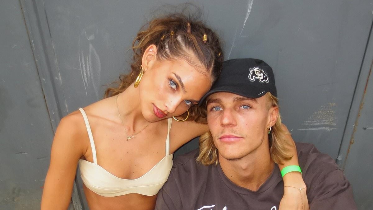 Influencer caught editing vape from couple's holiday photo as she continues her romance with very wealthy Eastern Suburbs nepo baby