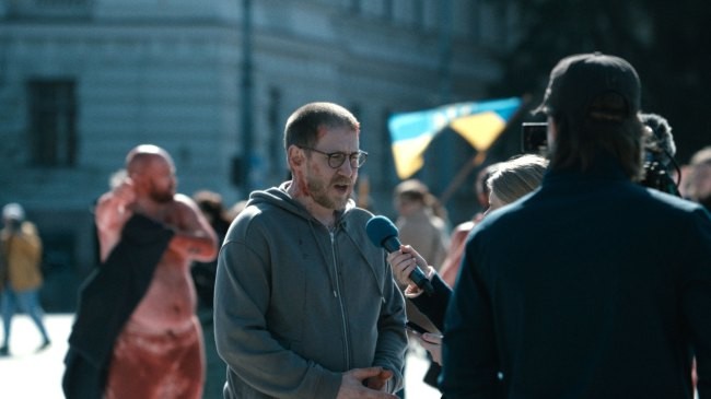 ‘How to Divorce During the War’ Review: Lithuanian Sundance Winner Turns a Marriage Crisis Into a Darkly Funny War Drama
