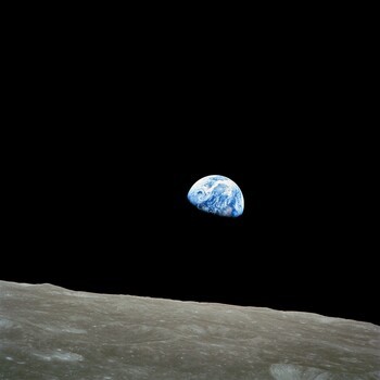 How an Unplanned Photo Became Legendary: 'Earthrise' Was Almost Never Taken