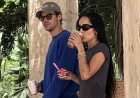 Harry Styles gets cozy with fiancée Zoe Kravitz as they enjoy mini-picnic in Mexico City amid his concert run