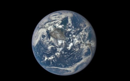 Google Earth's AI makeover survives one trip around the Sun