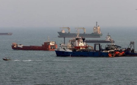 Ship traffic in Strait of Hormuz jumps amid geopolitical tensions