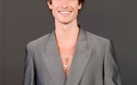 Shawn Mendes Hard Launches Relationship With Bruna Marquezine