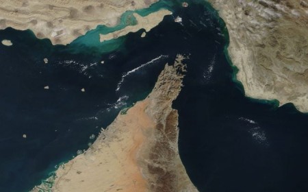 Iranian projectiles strike five vessels in Strait of Hormuz, threatening global oil chokepoint
