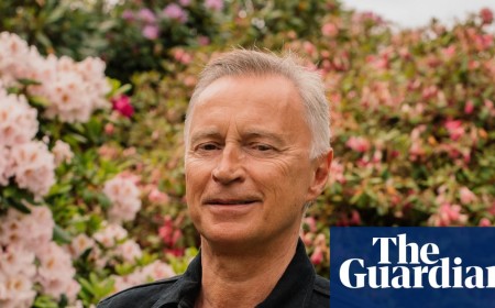 Post your questions for Robert Carlyle