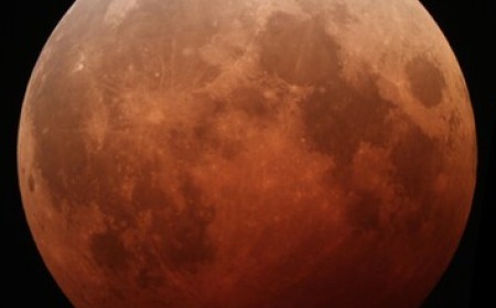Want to Capture the Lunar Eclipse Tonight? Here Are Some Tips