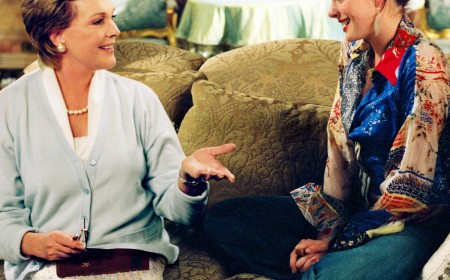 Anne Hathaway Reacts to Julie Andrews’ Absence From Princess Diaries 3