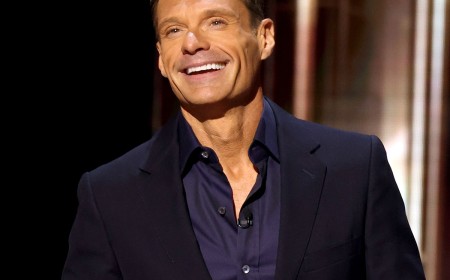 Ryan Seacrest Shows Off Bulging Arm Muscles in New Photo