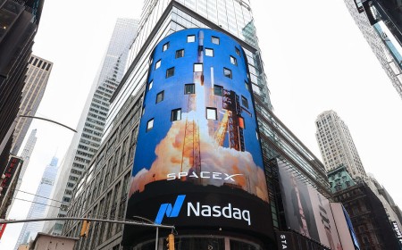SpaceX spooks investors with debut earnings report