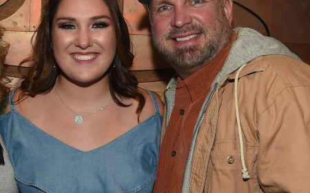 Garth Brooks’ Daughter Shares Fear He'll Be Mourned Like Dolly Parton