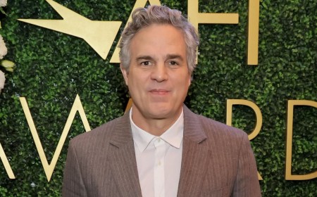 Woke Hacks star SLAMS Paramount for branding Mark Ruffalo an antisemite as she defends actor's 'genocide' comments