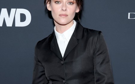 Kristen Stewart Says She Was a "Pretentious Little Loser" on Twilight