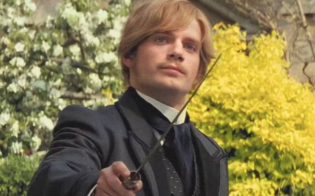 Henry Cavill's Forgotten 127-Minute Epic Dark Fantasy Officially Arrives on Free Streaming