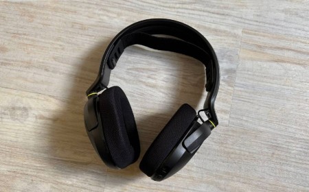 The Corsair HS35 v3 wireless headset strips back a gaming headset to exactly what matters: premium quality at a reasonable price