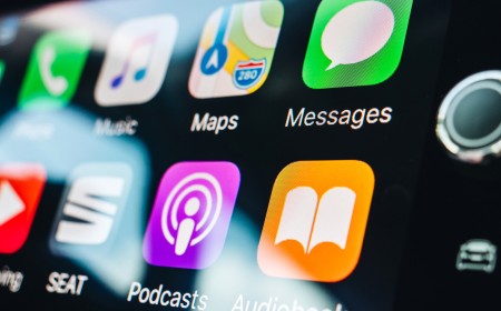 Bluetooth or Wi-Fi: How does wireless CarPlay connect?