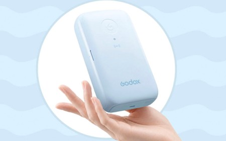 The Godox P100 is a Portable Color Printer That Fits in Your Pocket