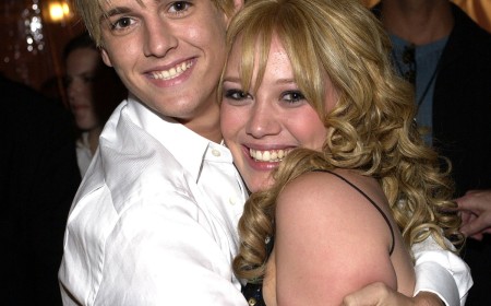 How Hilary Duff Paid Tribute to Late Ex Aaron Carter During Concert