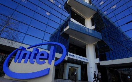 Intel says PC market is ‘a tale of two kingdoms’ with mainstream ‘taking a beating’ — VP suggests a split between mainstream and enthusiast sockets across the industry