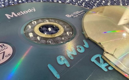 Catastrophic optical disc shattering blamed on cleaning chemicals and packing foam — another data preservation concern to add to bit rot and laser rot