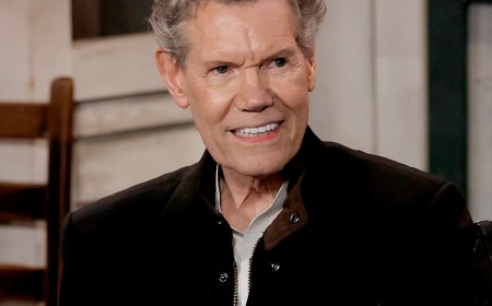 Singer Randy Travis Fulfills Cancer Patient's Wish With Surprise Visit