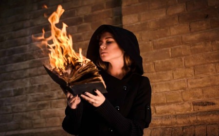 AI companies are burning books, advocates complain to FTC