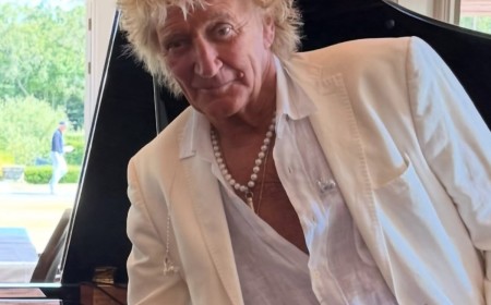 Rod Stewart Cancels Tour After Undergoing Heart Procedure