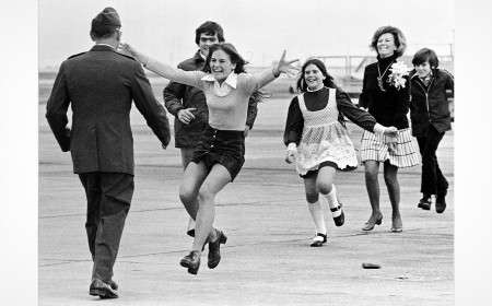 Sal Veder, Photographer Who Captured Famous ‘Burst of Joy’ Image, Dies Age 99