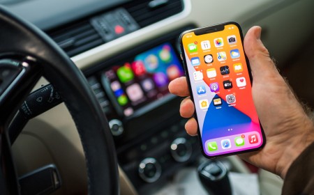 Wired vs. wireless CarPlay: How are they different & which is better to use?