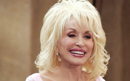 Jamie Lee Curtis, Sarah Jessica Parker and Pedro Pascal lead Hollywood tributes to 'legend' Dolly Parton following her death at 80: 'One of the greatest this country ever produced'