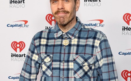 Perez Hilton's Sister Says She "Didn't Recognize" Him Amid Livestream