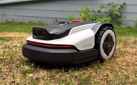 Roborock RockNeo Q110H Review: A Quiet and Capable Robot Lawn Mower