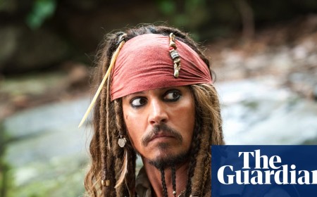 Johnny Depp in talks to return to Pirates of the Caribbean franchise