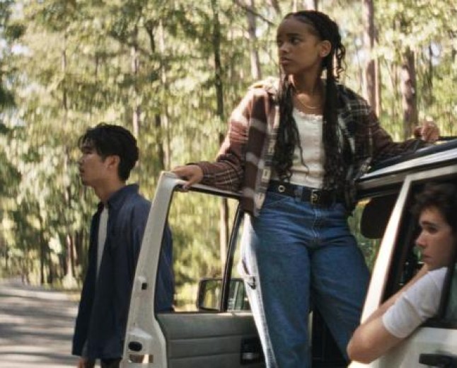 ‘It Ends’ Review: College Grads Find Themselves on Long Road to Nowhere in Promising but Underdeveloped Indie Horror Movie