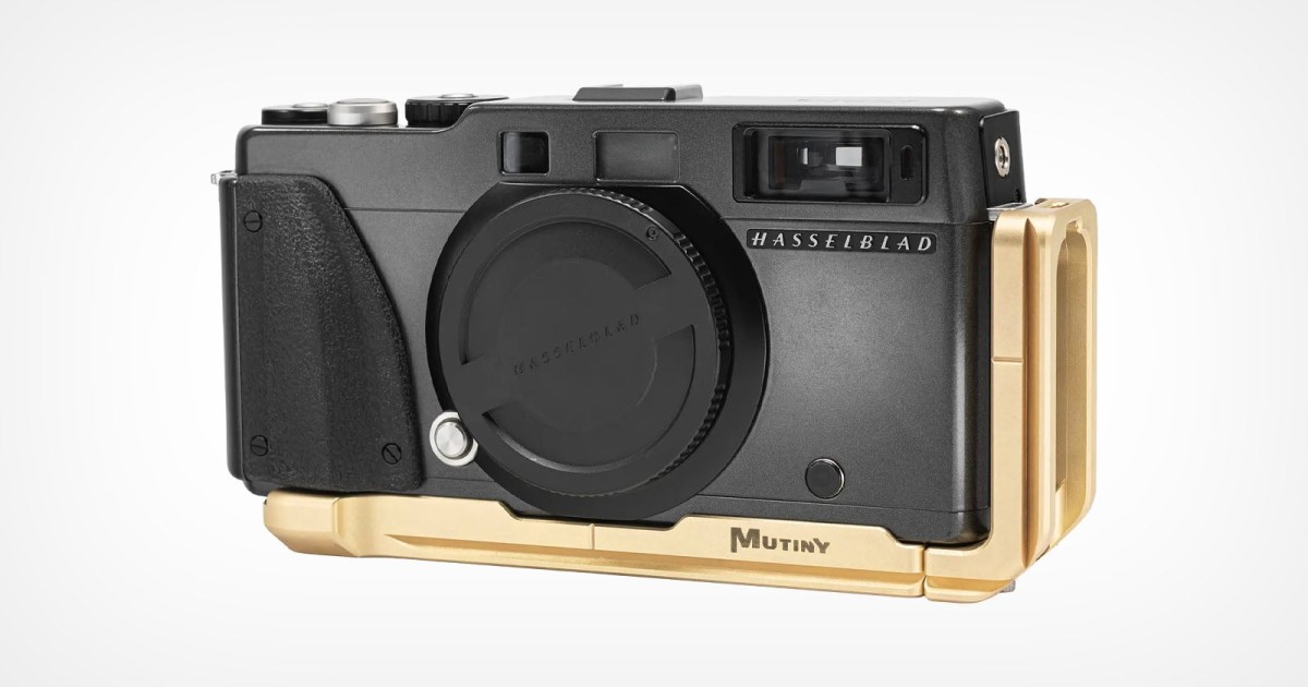 Custom Bracket for the Hasselblad XPan Finally Centers It on Tripods