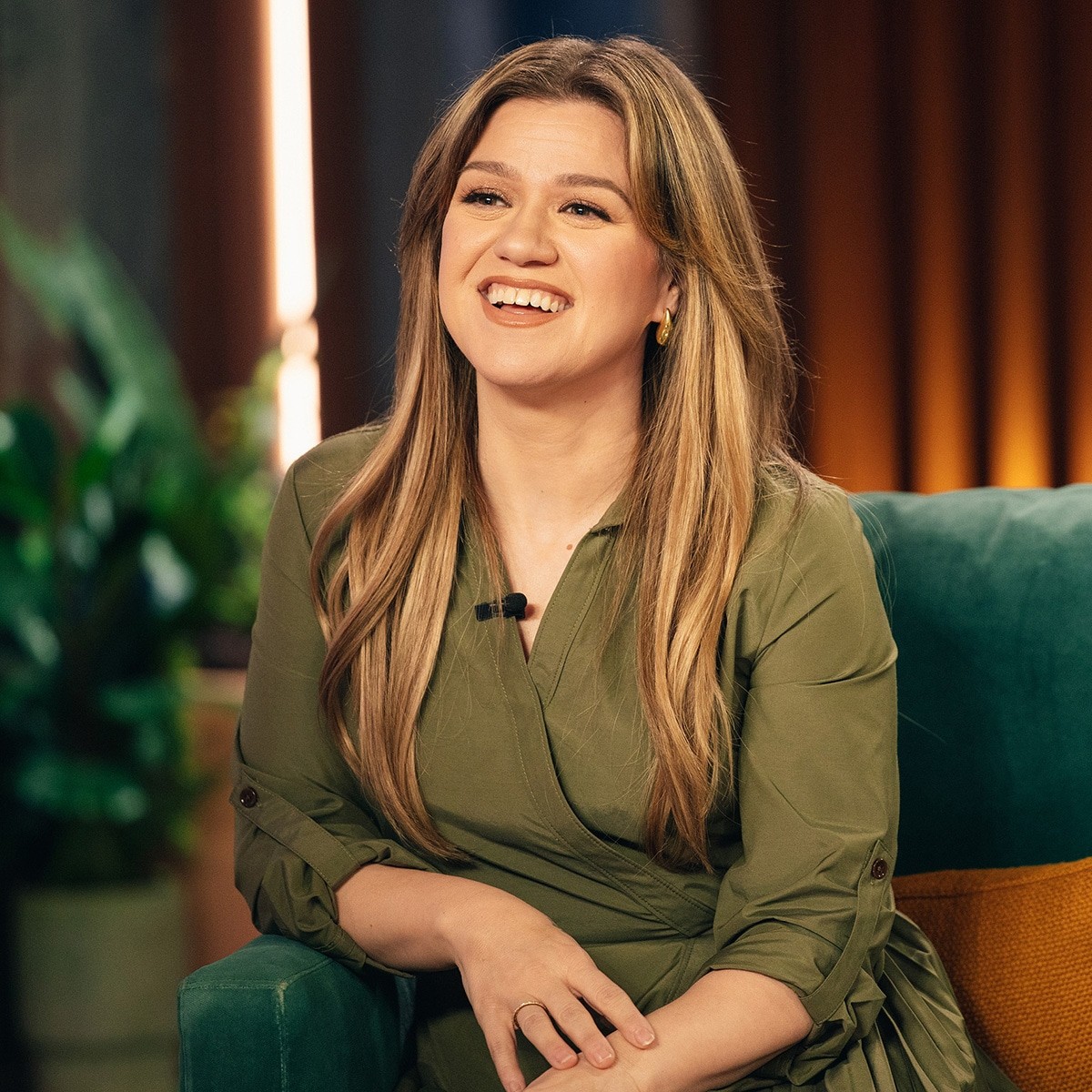 How Kelly Clarkson Signed Off Her Talk Show After 7 Years