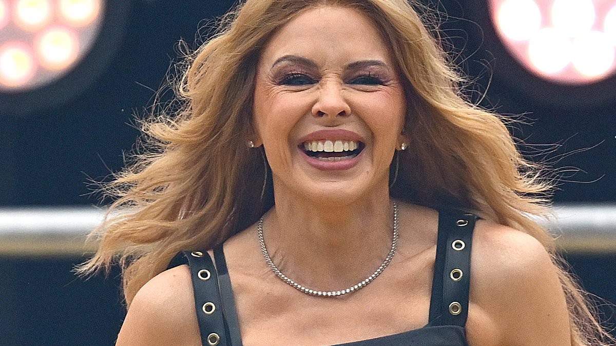 Kylie Minogue fans left disappointed by pop icon's 'bloody shocking' AFL Grand Final pre-game performance: 'Horrendously bad'
