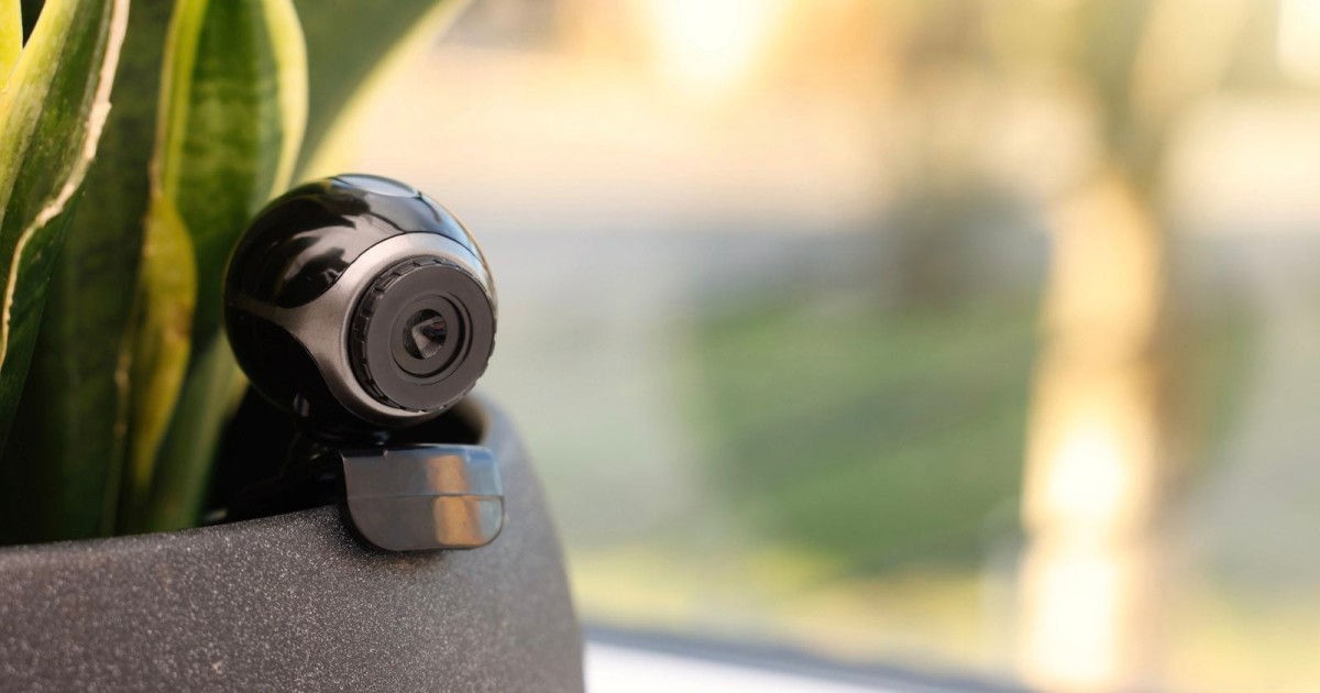 This $7 Smartphone Accessory Can Spot Hidden Cameras in Seconds