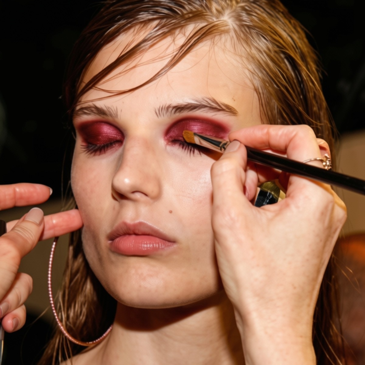 It's 2016 Again: Burgundy Eye Makeup is Trending