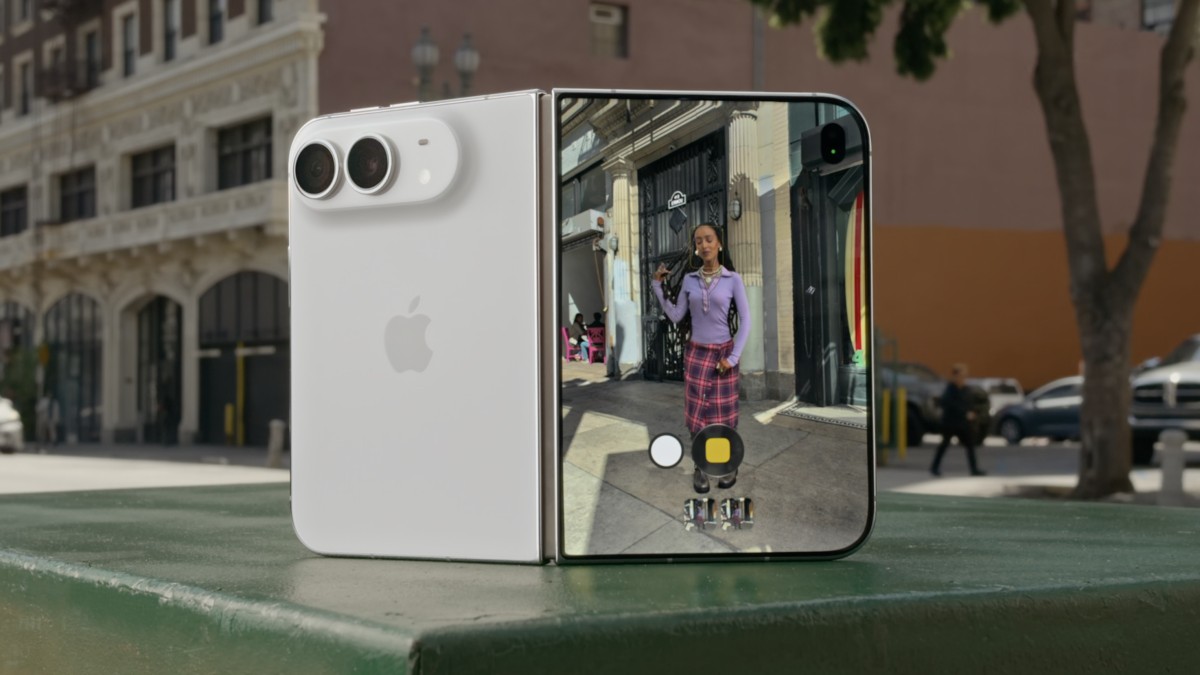 Past the fold: the iPhone Duo versus the others