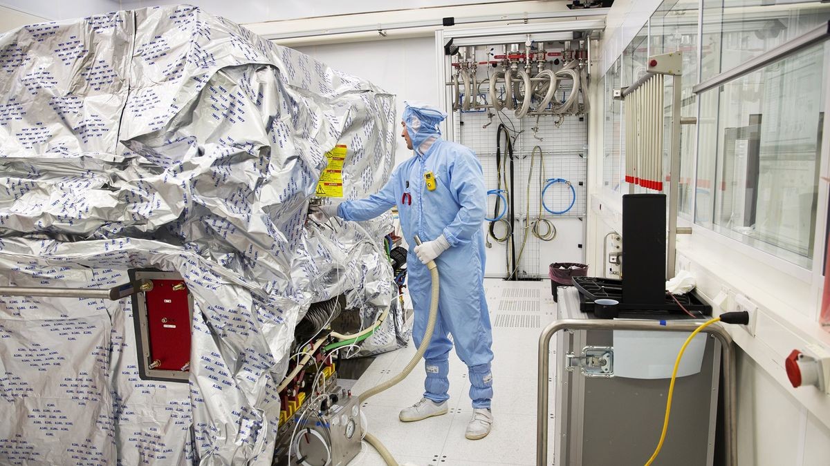 China's EUV technology 'at a similar stage to ASML in 2004,' analyst claims — Beijing's semiconductor industry remains well behind Western rivals